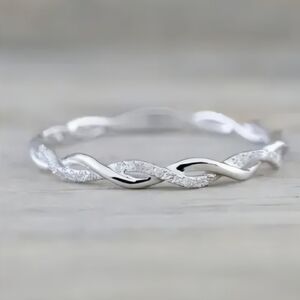 NEW Silver CZ Twist Ring